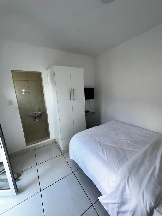 Beatrice Guesthouse Le Cap 0*,